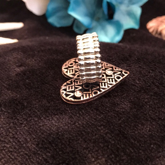 Heart Shaped LOVE Ring - Picture 5 of 5